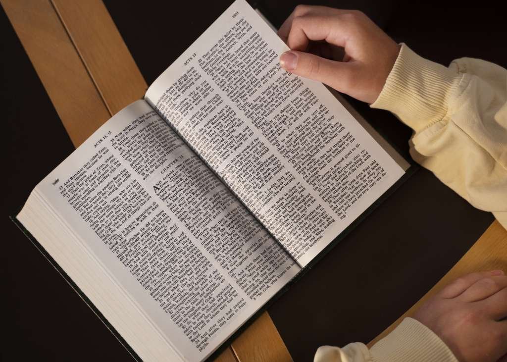 ¡Suscribete y Descarga la Biblia Reina Valera 1960 en PDF